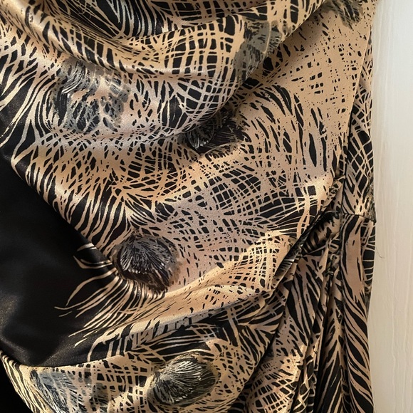 One Shoulder Black and Gold Satin Dress Feather Detail Sz 14 - Picture 5 of 9